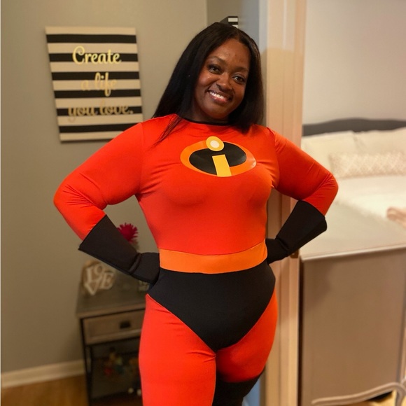 Meet your Posher, Ronda - Picture 1 of 2